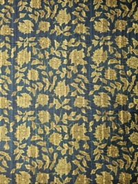 Image 2 of Matelassé rosier fond bleu