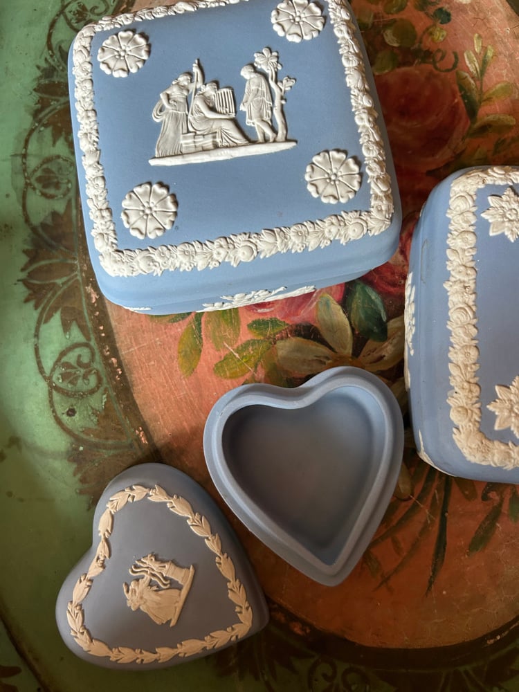 Image of Boîtes à bijoux anglaises en biscuit