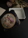Boite à bijoux en porcelaine de Limoges, décor bleu et or fin