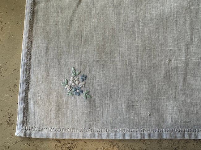 Small Blue Daisy tablecloth 