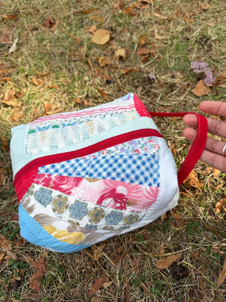 Image of Medium Zipper Pouch — 04