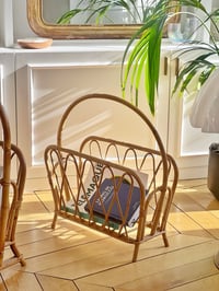 Image 1 of Porte revues rotin 2