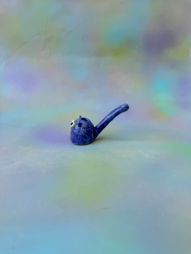 Image of purple kitty pipe