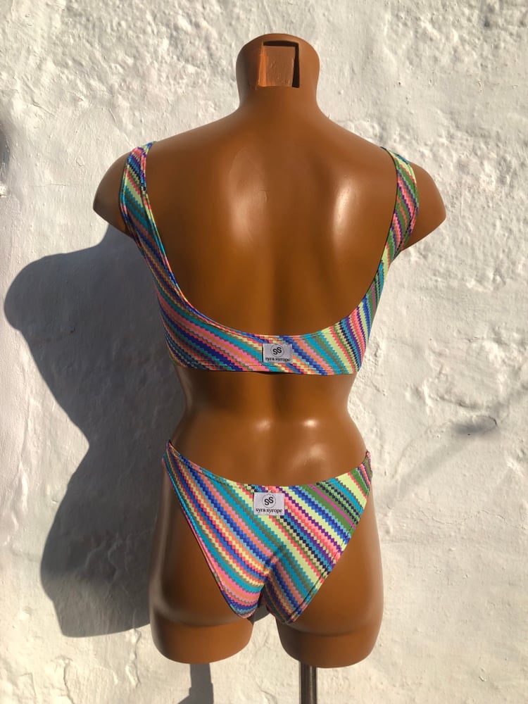 Image of Bikini brasileño Pixel