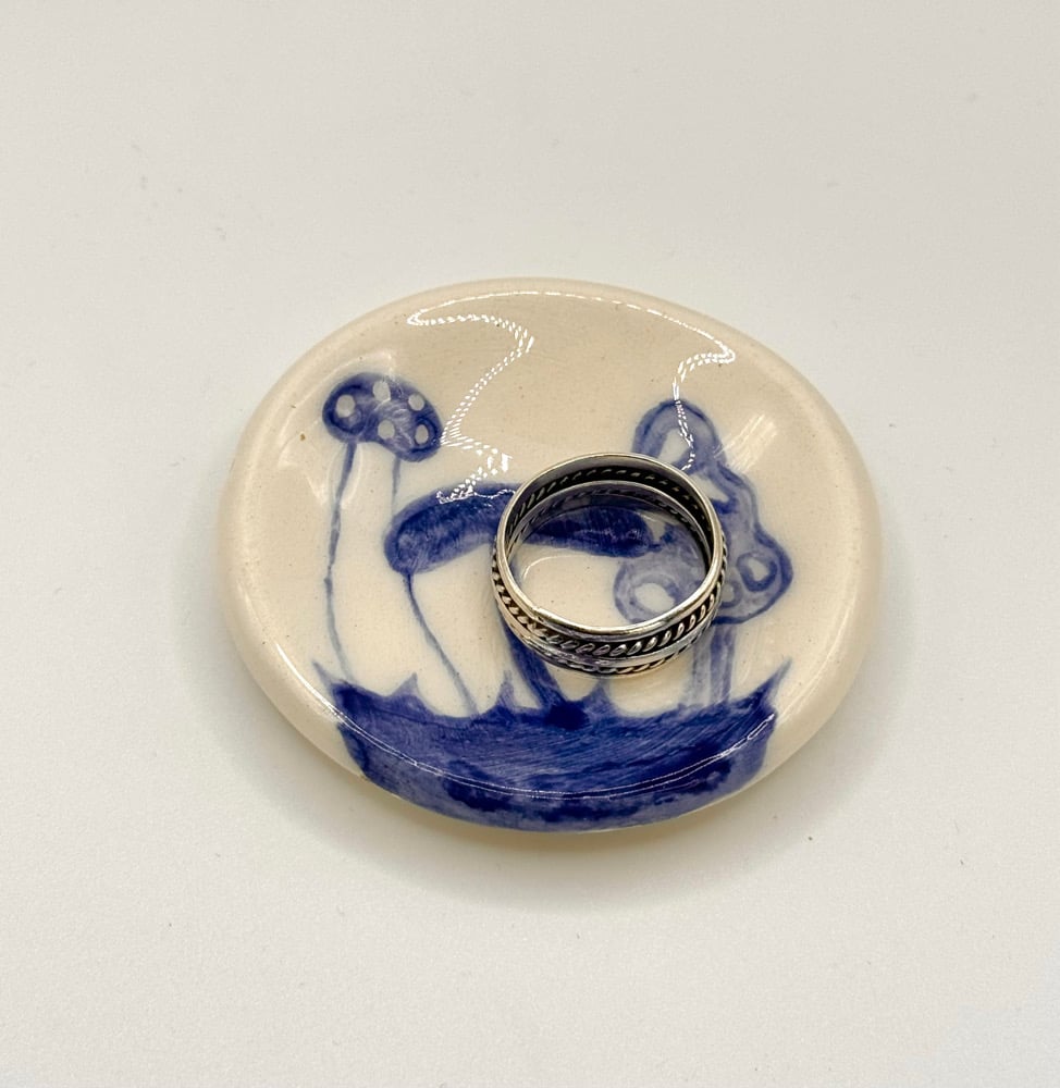 Image of des tout petits champi