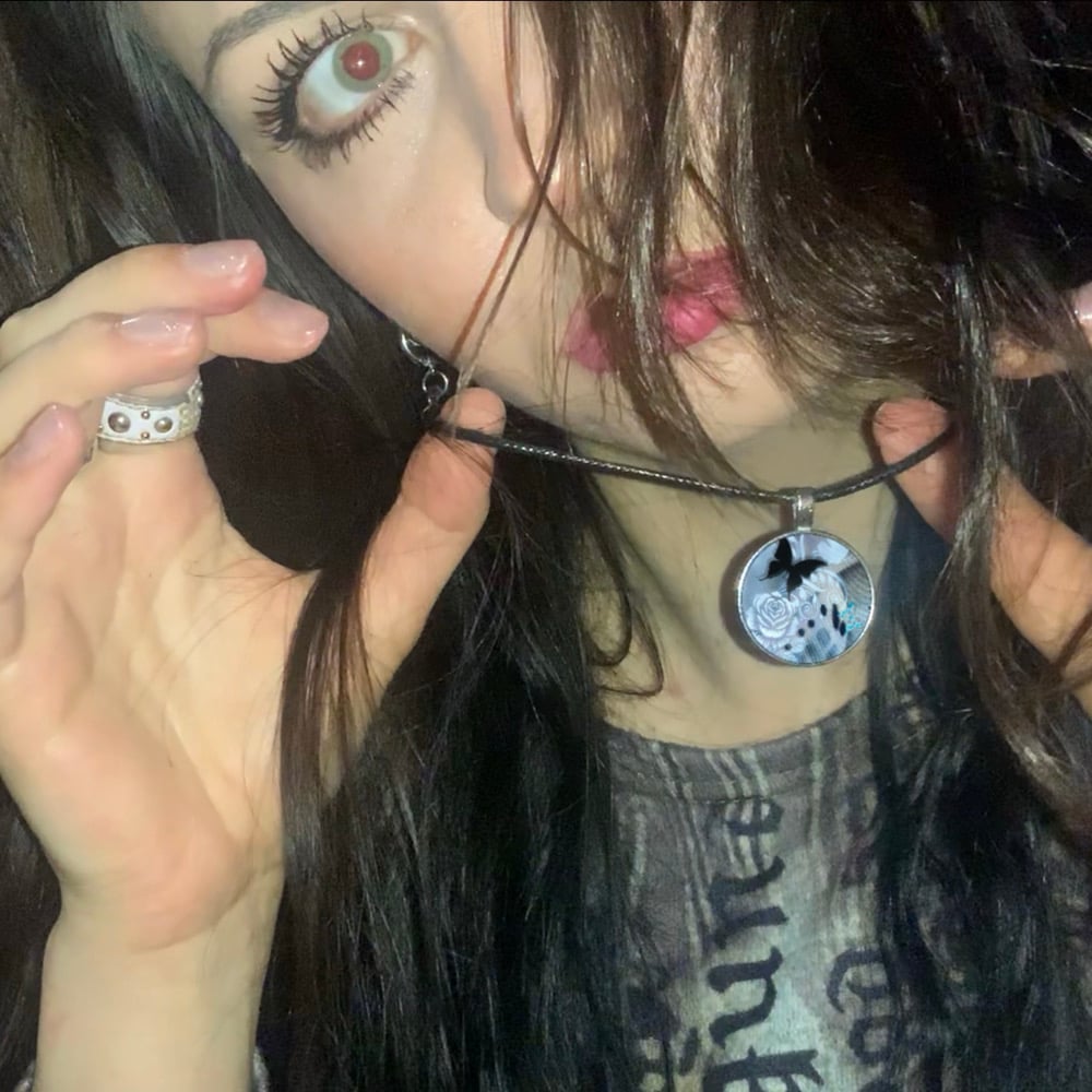 airbrush butterfly pendant necklace 