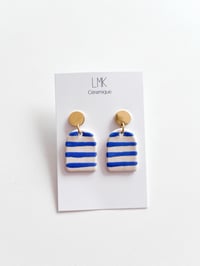 Paire de boucles d'oreilles céramique BOOMA PM rayures bleues