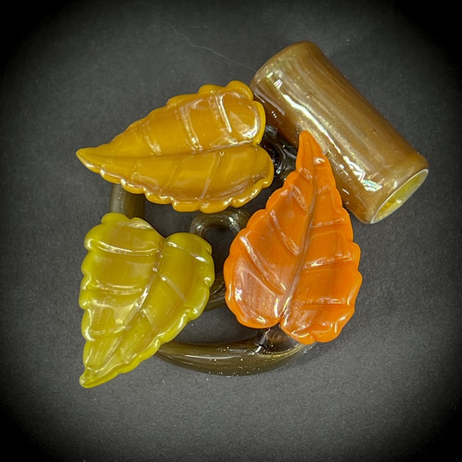 Image of Fall Fades 2025 Leaf Vine Pendant 11