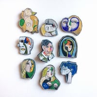 Image 4 of Portrait of a woman - sewn artwork brooch - Picasso