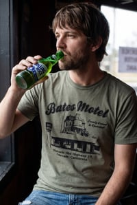 Image 3 of Camiseta Motel Bates 