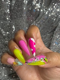 Image 4 of Stiletto  Always on point gel  press on nails