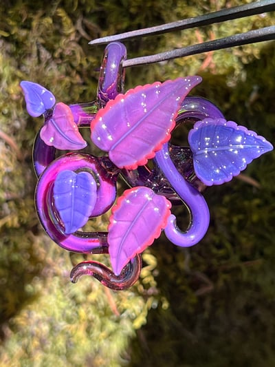 Image of Plasma Purple 6 Leaf Pendant