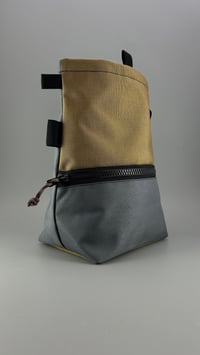 Image 4 of BOULDER BUCKET - LIMESTONE/SAND