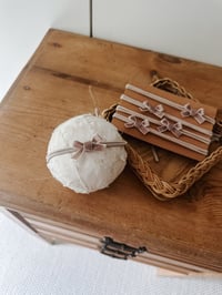 Image 1 of Dusky mauve bow - single