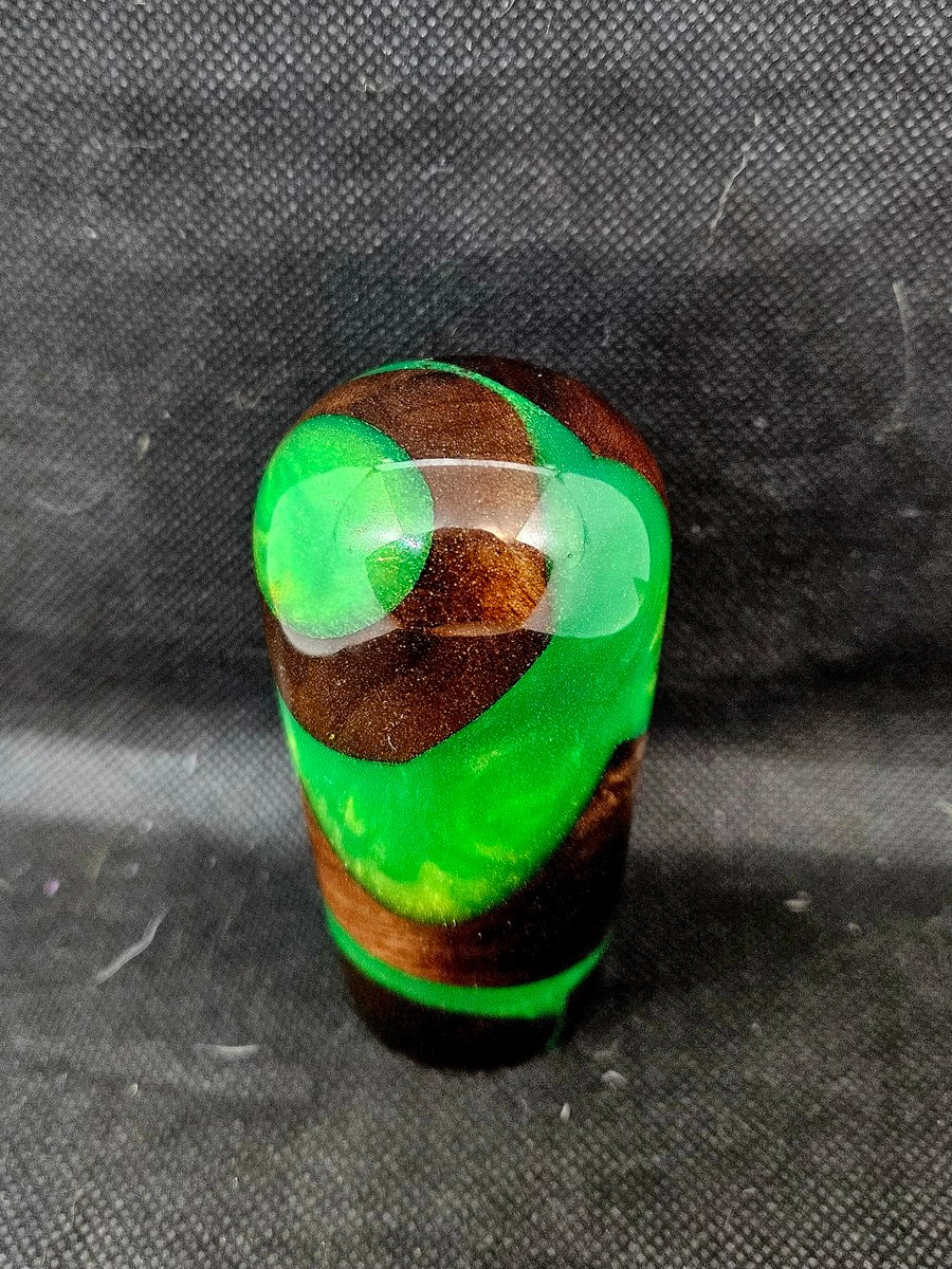 Image of Green/Gold Resin and Walnut Dhift Knob