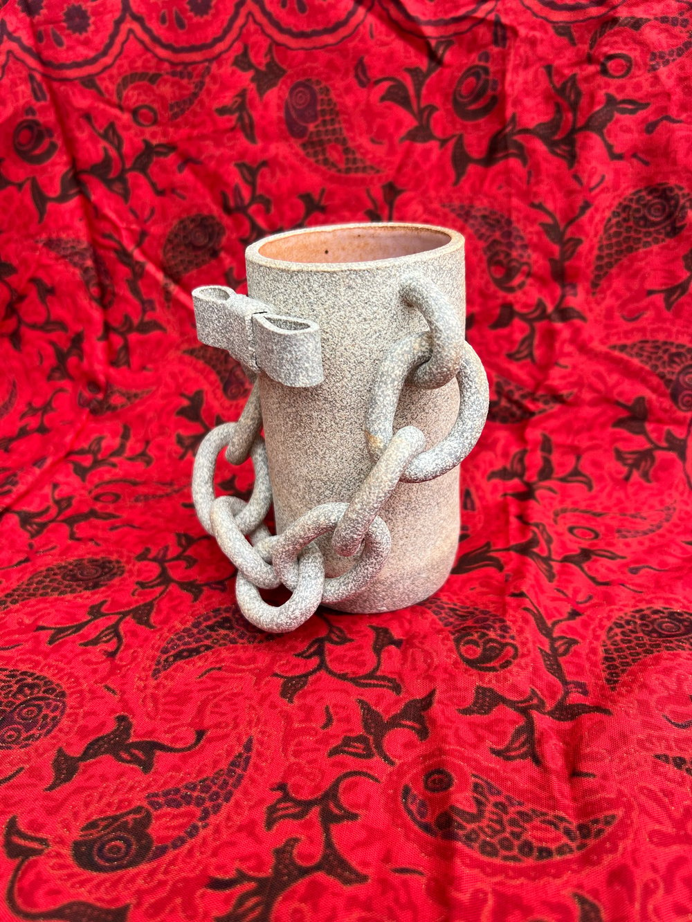 Chain Bow Vase 