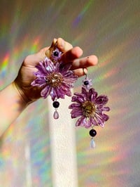 Image 2 of 💜🌼Beaded African Daisy Hoops🌼💜