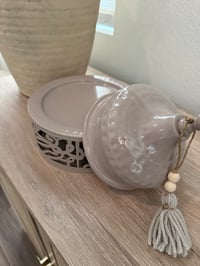 Image 3 of Taupe calligraphy date plate