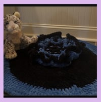 Image 4 of Snowflake rug