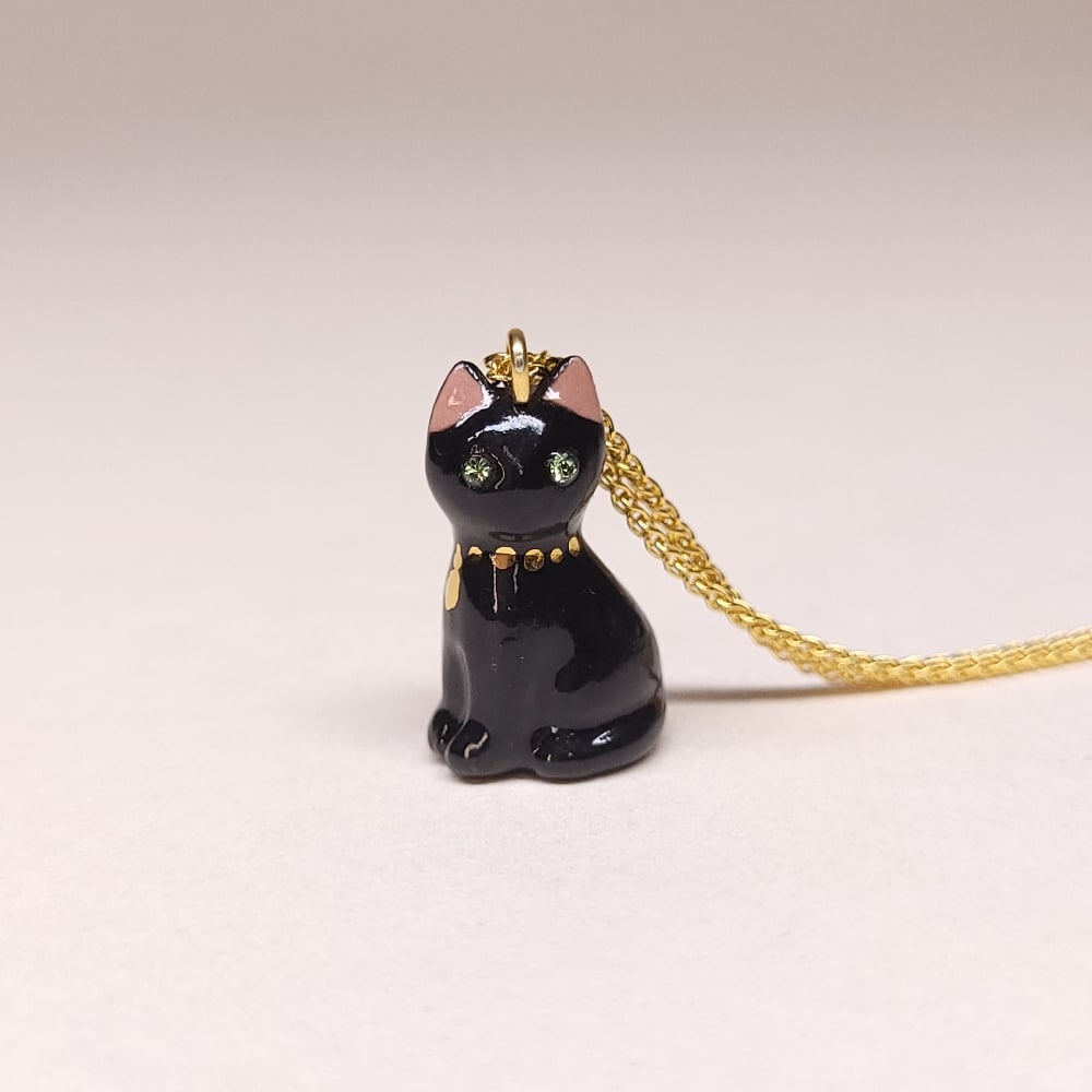 Image of Black Porcelain & Gold Vermeil Sitting Kitten Pendant