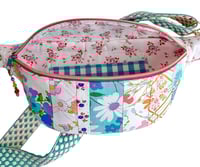 Image 3 of Vintage Linen Crossbody Fannypack 02