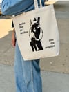 NO BORDERS TOTE