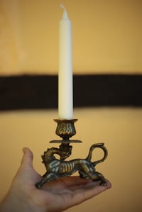 Image 1 of Total wilder Kerzenständer mit Bestienfuss, wie aus dem (Grusel-)Märchen