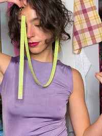 Image 3 of Tape measure ear-neck Lime