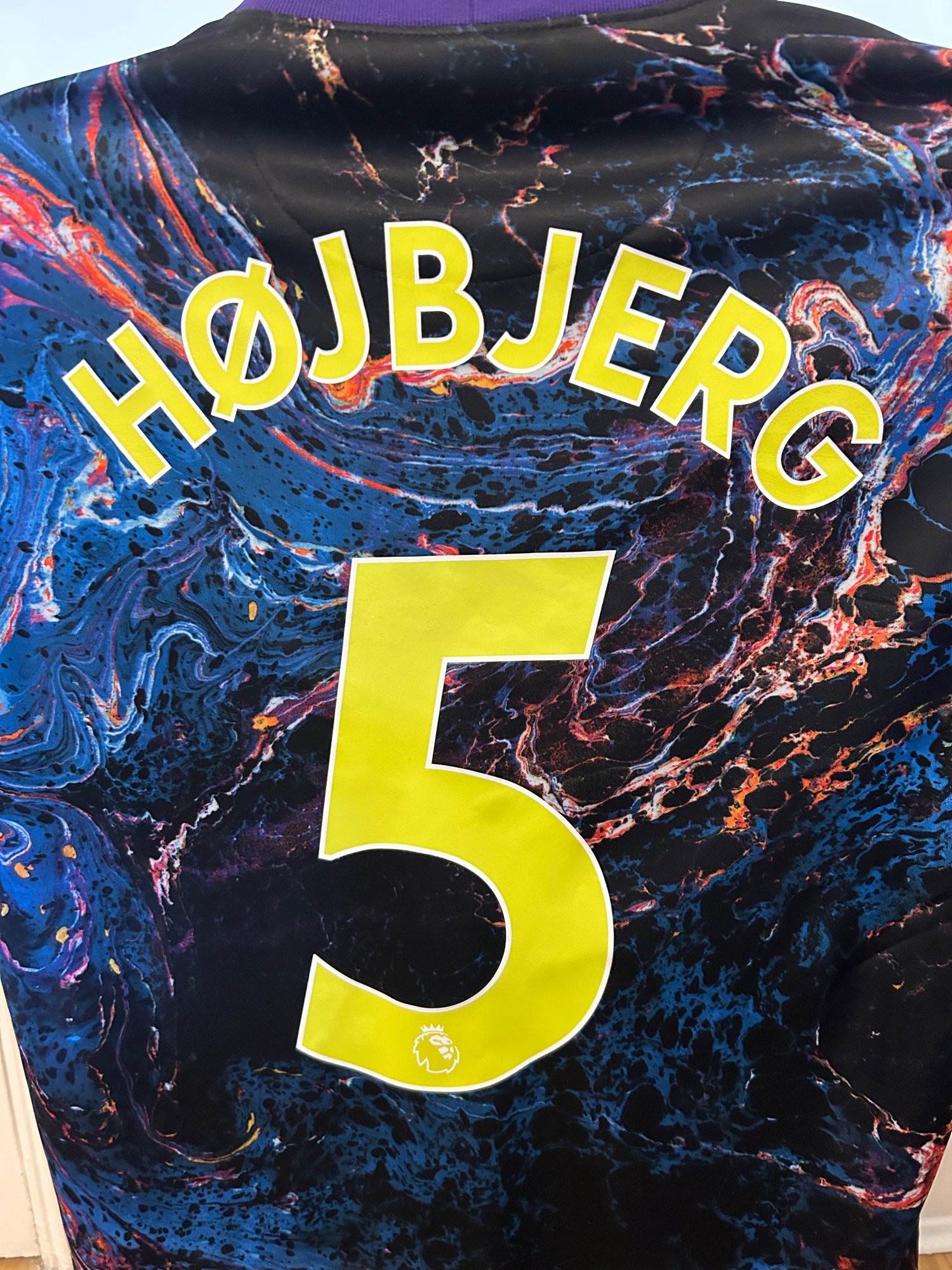Image of Tottenham Hotspur “HOJBJERG 5” 2021/22 Away Shirt + patch (L)