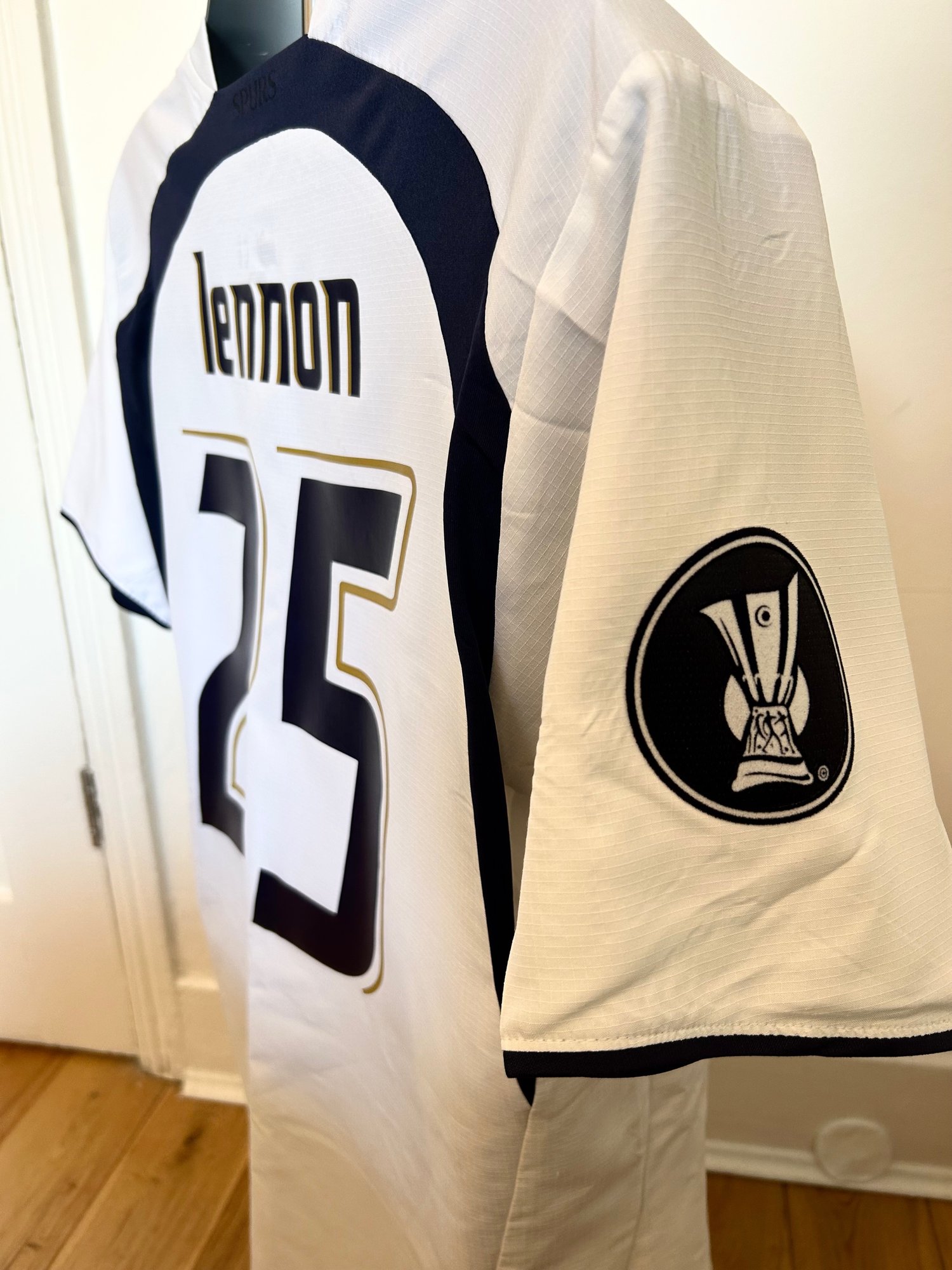 Image of Tottenham Hotspur “LENNON 25” 2006/07 Home Shirt + patch (M)