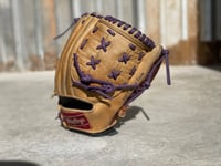 Image 2 of Rawlings GJ58 Brooks Robinson Autograph Right Handed Glove (Used)