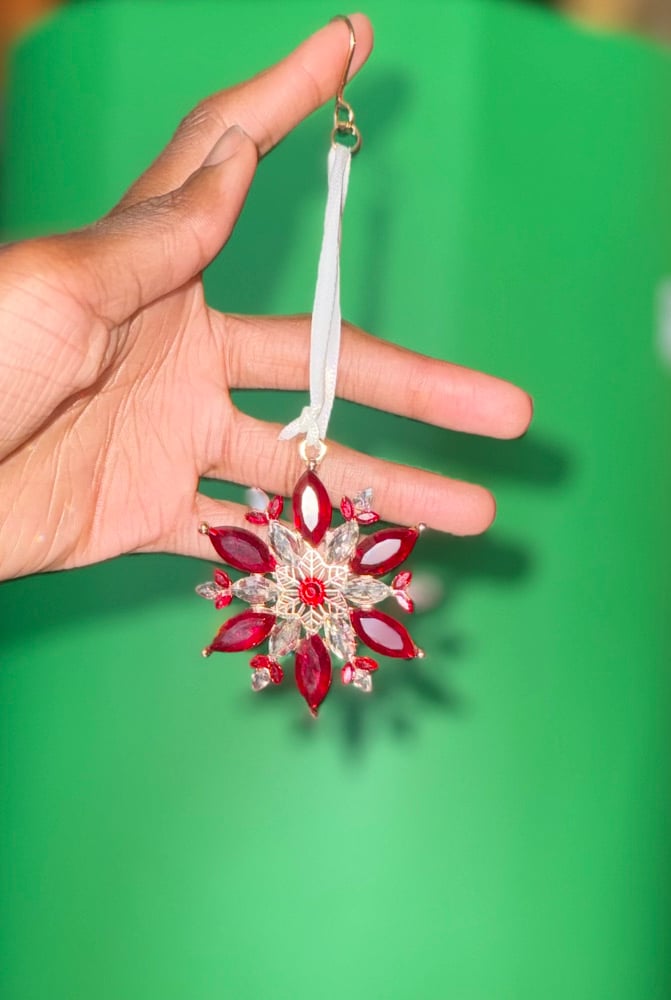 Image of Single Pieces Ornaments 