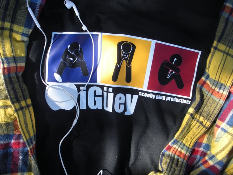 iGuey-Tee [Black Edition] Image 2