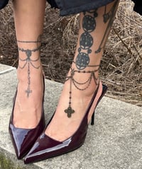 Image 8 of THE ‘MADDALENA’ ROSARY ANKLET 