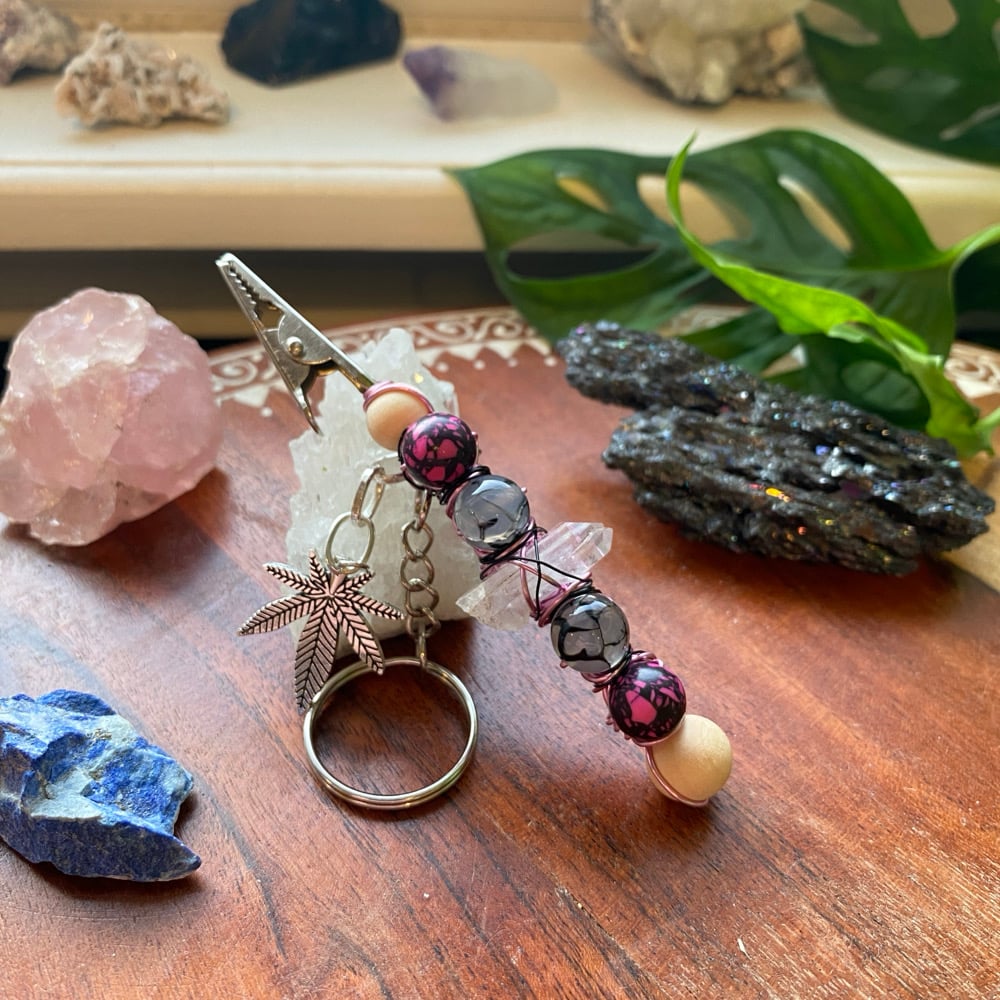 Image of magenta moon clip keychain 