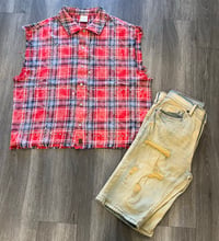 Image 1 of Men Plaided Shirt(Red)