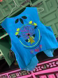 Image 2 of Chaleco azul liño. Feito e bordado a man. Talla XXS