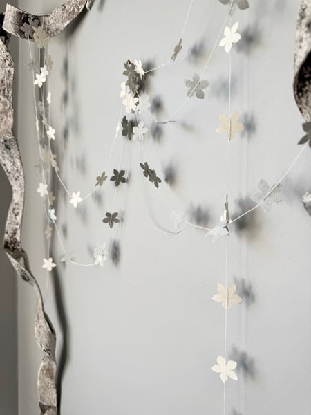 Image of Flower chain garland
