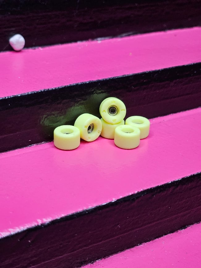 Easter Egg Yellow - F2