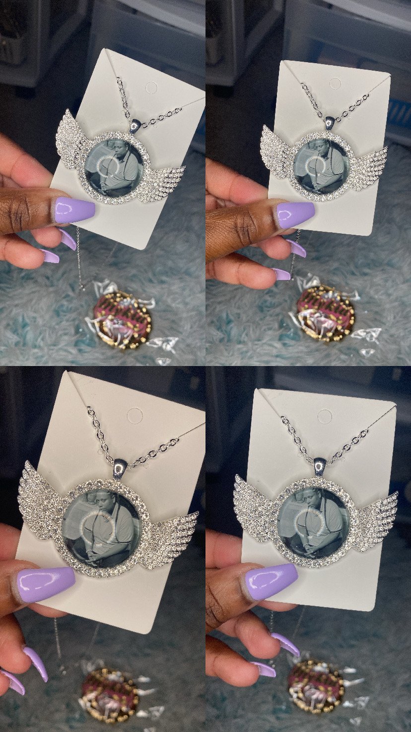 Photo pendent with wing