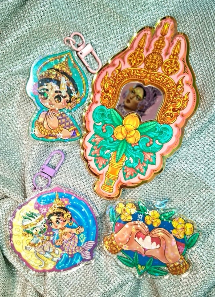 Image of Sovannaphum Keycharm Set with Apsara decorative mini mirror 