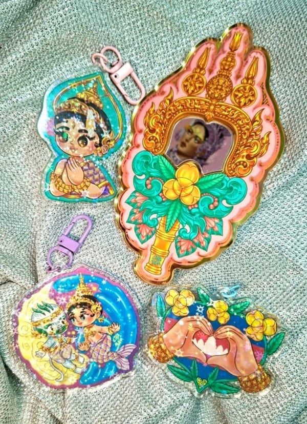 Image of Sovannaphum Keycharm Set with Apsara decorative mini mirror 