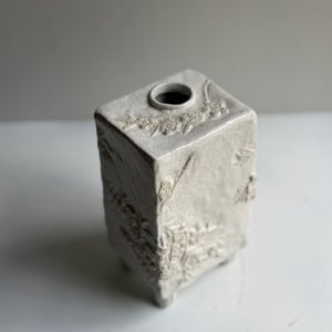 Image of Tea tree upright box vase (4233)