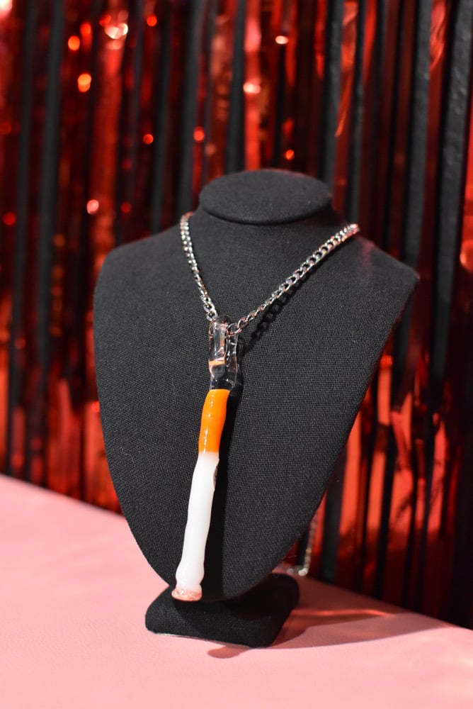 Cigarette pendant