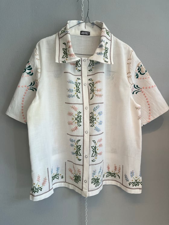 Image of Spring flower shirt (m/l)