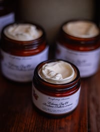 Image 3 of Velour Fig & Praline Tallow Creme