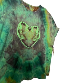 Image 3 of ♻️ UPCYCLED 1X Petite Ladies Heart Tee in Forest Ice Dye