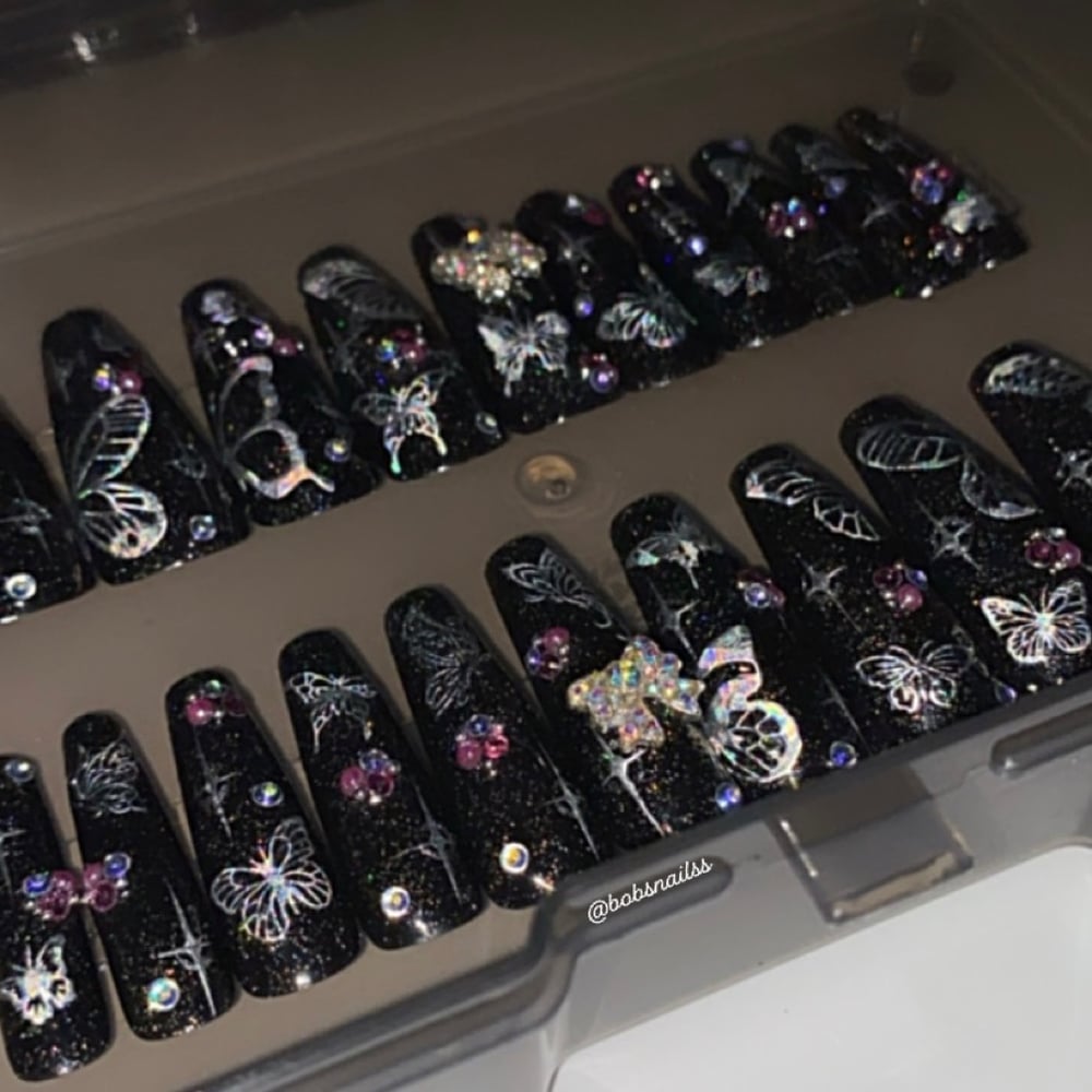 Image of 20 Piece Set Y2K Butterfly Black Glitter Set Long Coffin 🦋🖤⛓️💕✨🎀⛓️🖤