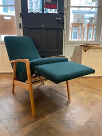 Image 2 of Lounge Chair vert