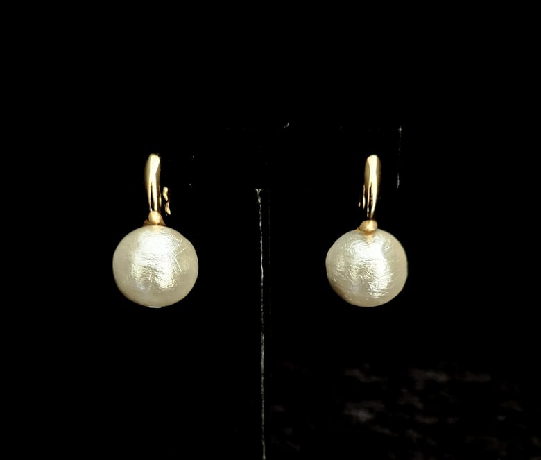 Image of Pearl Pierced Earrings 